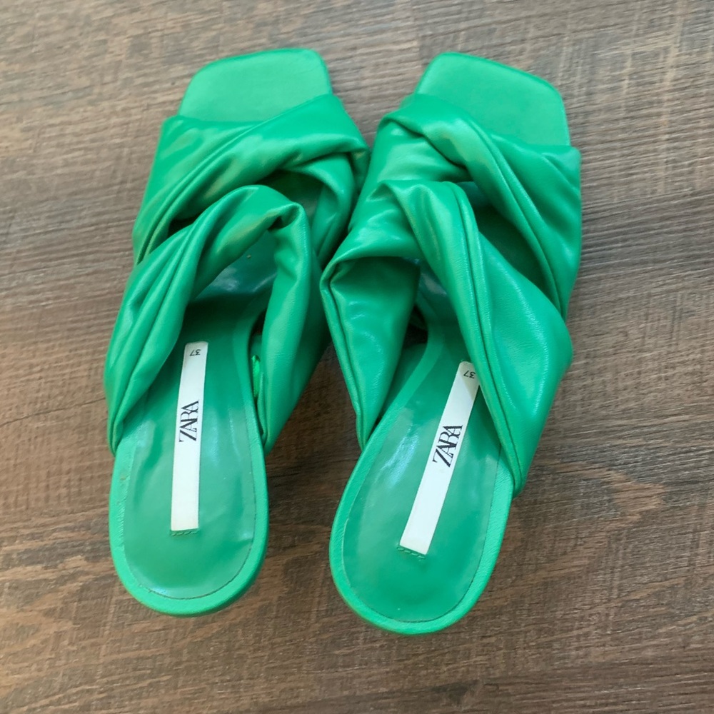 ZARA NWOT - Green Wide Ruched Wide Straps Heeled Sandals (SIZE: EUR 37 / US 6.5) - Picture 9 of 16